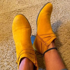 Women’s yellow booties